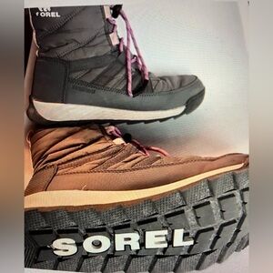 Sorel Whitney ii Boots-big kids size 5